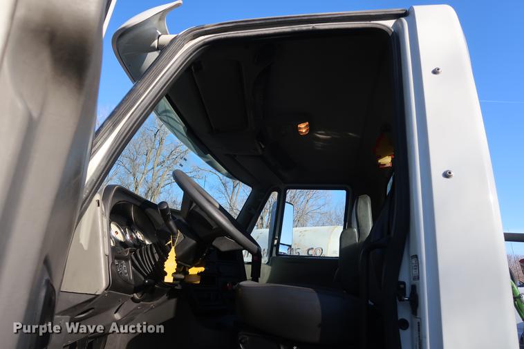 image for item DF3512 2013 International ProStar semi truck