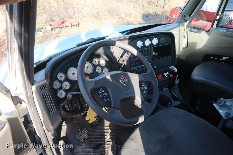 image for item DF3512 2013 International ProStar semi truck