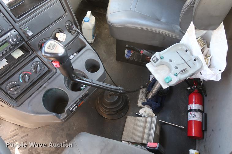 image for item DF3512 2013 International ProStar semi truck