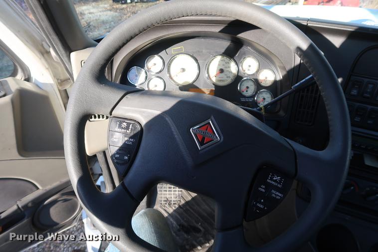 image for item DF3512 2013 International ProStar semi truck