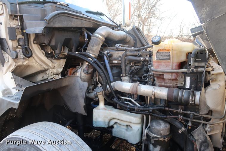 image for item DF3512 2013 International ProStar semi truck