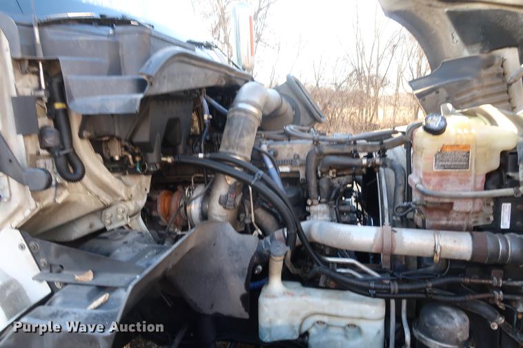 image for item DF3512 2013 International ProStar semi truck