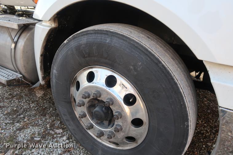 image for item DF3512 2013 International ProStar semi truck