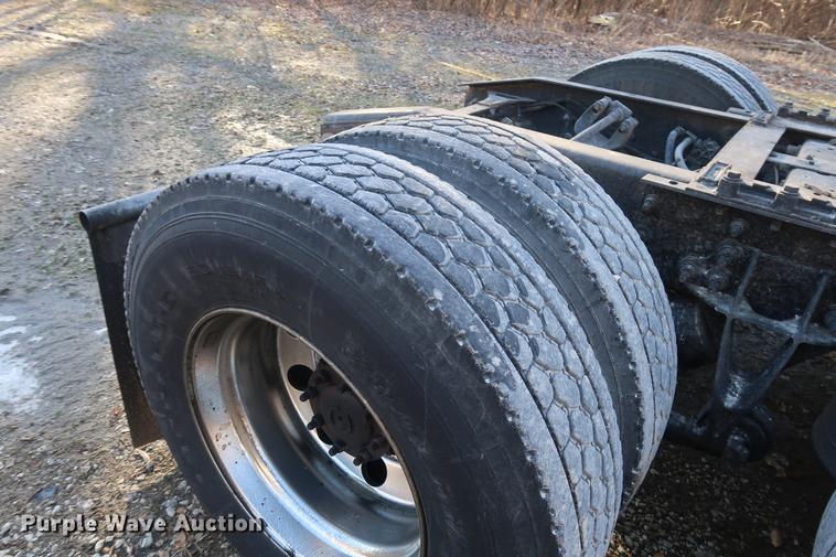 image for item DF3512 2013 International ProStar semi truck