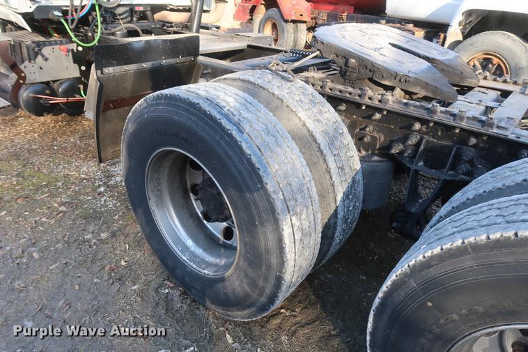 image for item DF3512 2013 International ProStar semi truck