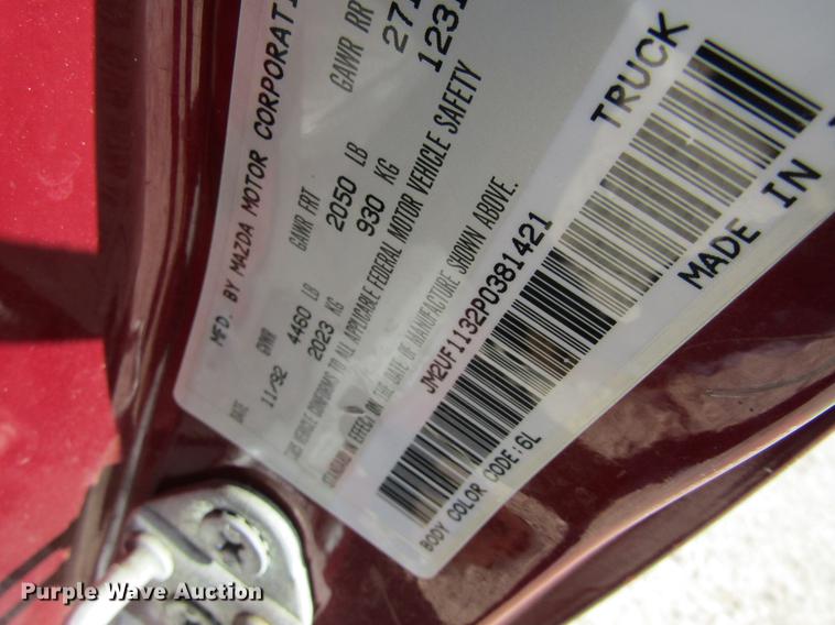 image for item DF9466 1993 Mazda B2200 pickup truck