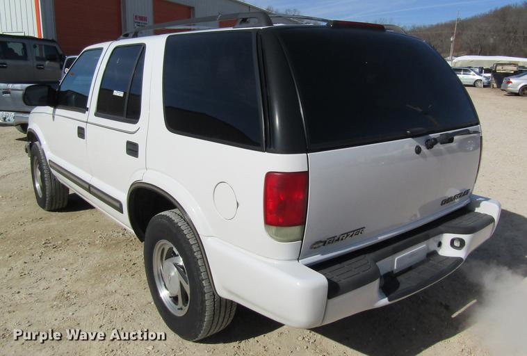 image for item DF9470 2001 Chevrolet Blazer SUV