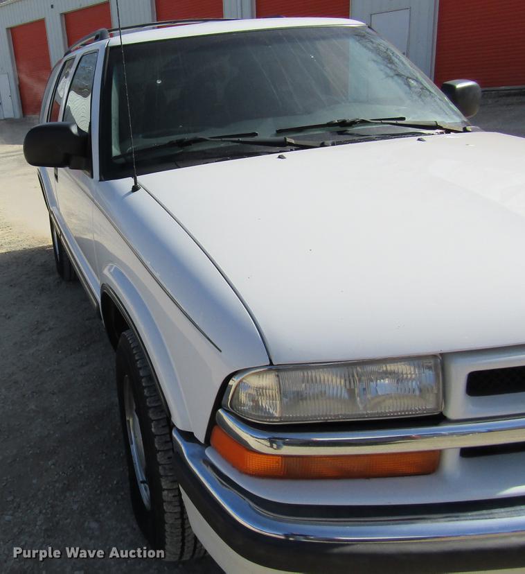 image for item DF9470 2001 Chevrolet Blazer SUV