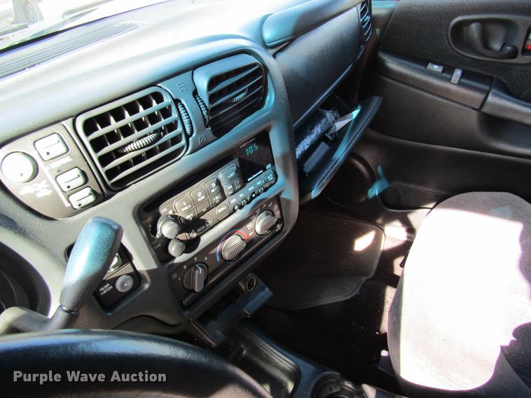 image for item DF9470 2001 Chevrolet Blazer SUV