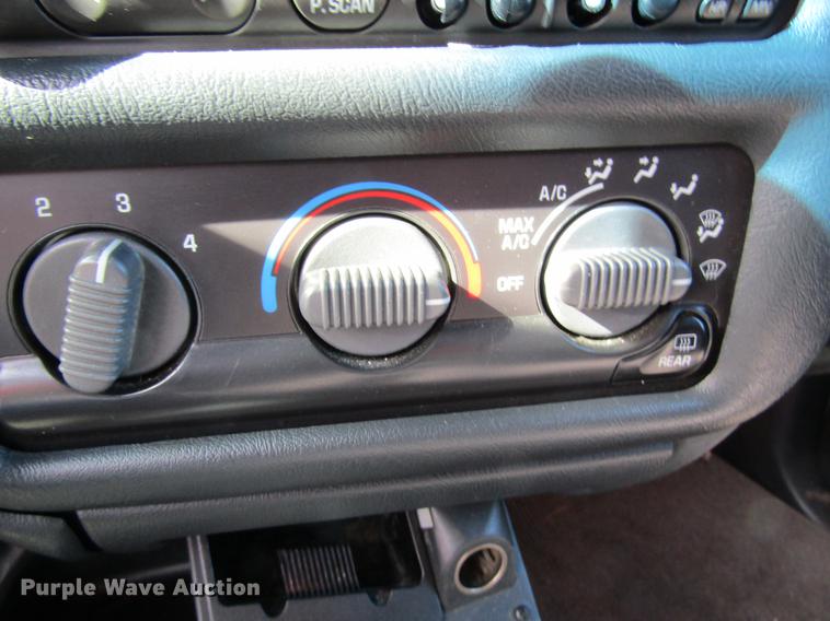 image for item DF9470 2001 Chevrolet Blazer SUV