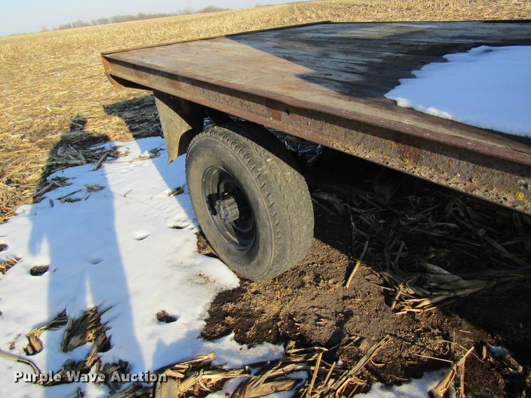 image for item DF9481 1994 Ford F250 flatbed pickup truck