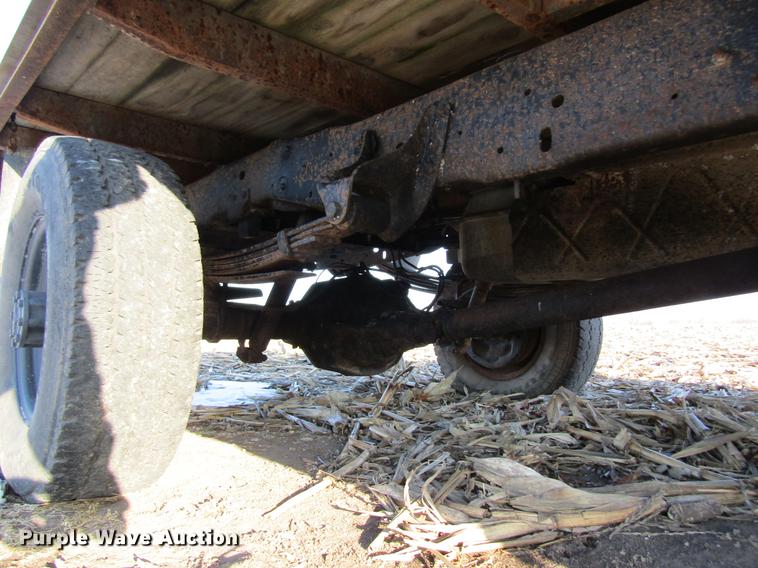 image for item DF9481 1994 Ford F250 flatbed pickup truck