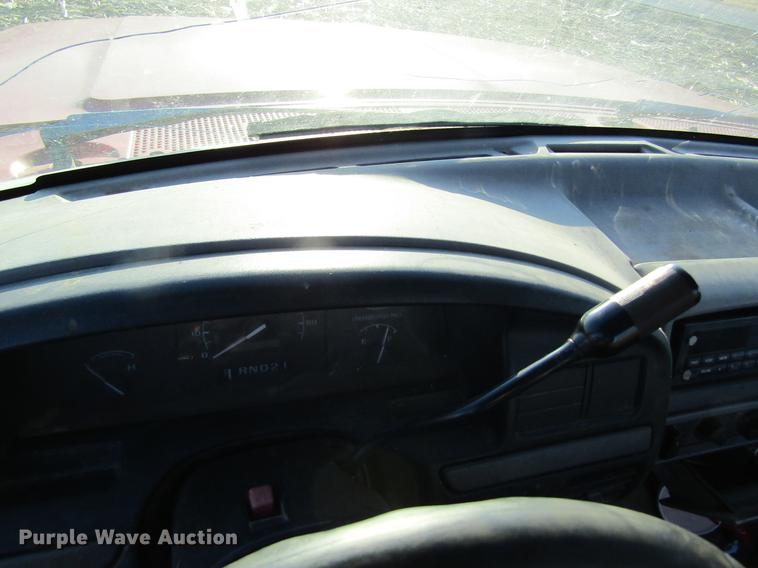 image for item DF9481 1994 Ford F250 flatbed pickup truck