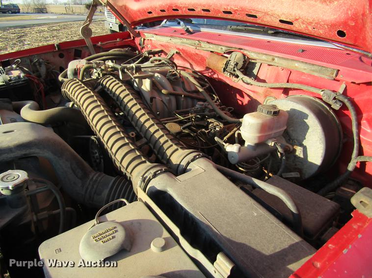 image for item DF9481 1994 Ford F250 flatbed pickup truck