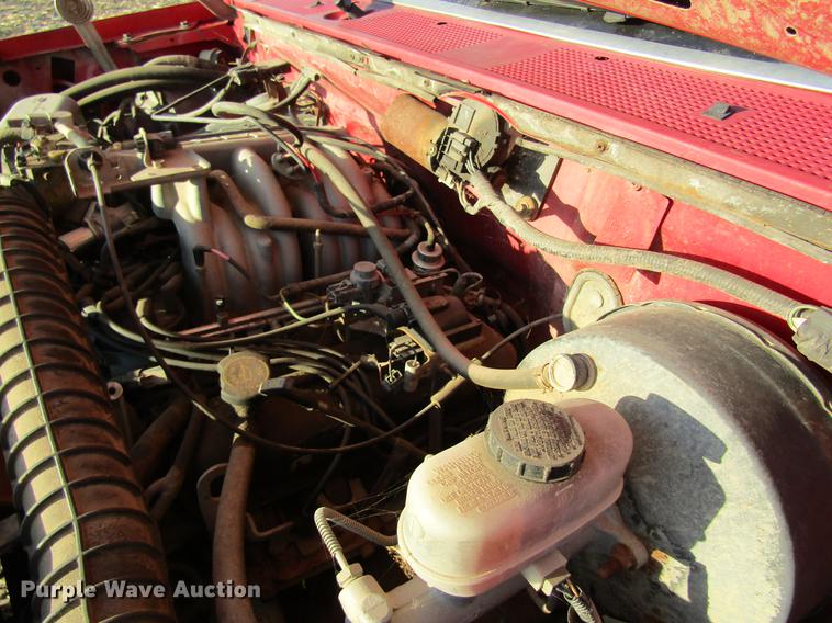 image for item DF9481 1994 Ford F250 flatbed pickup truck