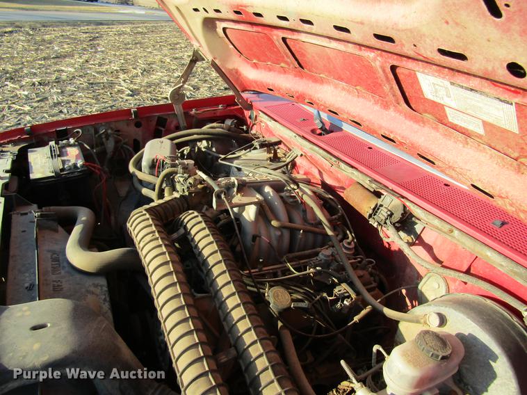 image for item DF9481 1994 Ford F250 flatbed pickup truck