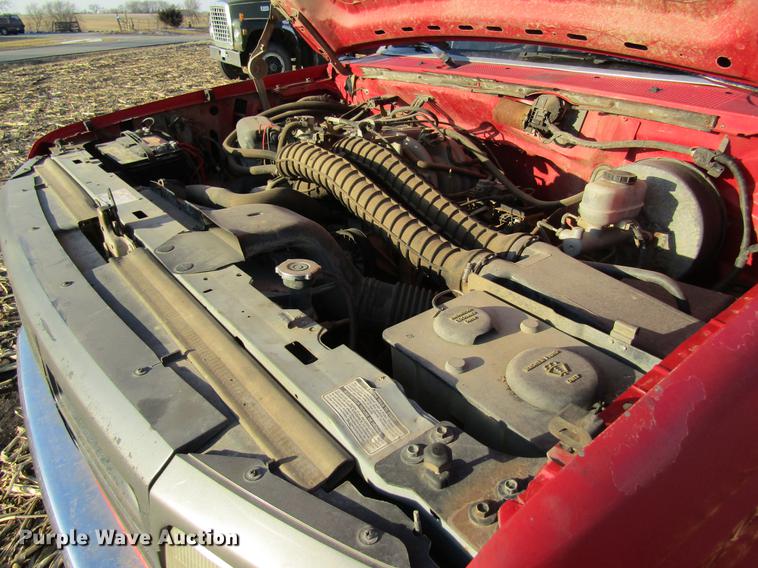 image for item DF9481 1994 Ford F250 flatbed pickup truck