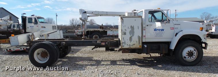 image for item DP9590 1998 Ford F800 Super Duty truck cab and chassis