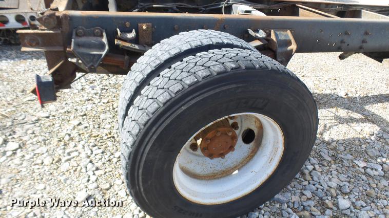 image for item DP9590 1998 Ford F800 Super Duty truck cab and chassis