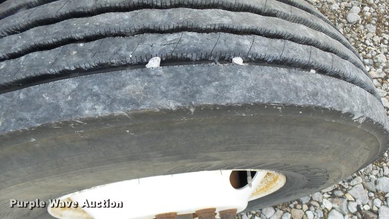 image for item DP9590 1998 Ford F800 Super Duty truck cab and chassis