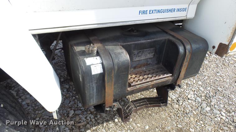 image for item DP9590 1998 Ford F800 Super Duty truck cab and chassis