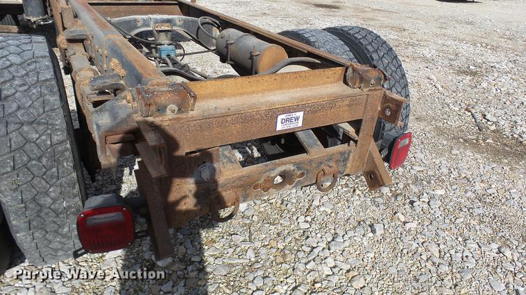 image for item DP9590 1998 Ford F800 Super Duty truck cab and chassis