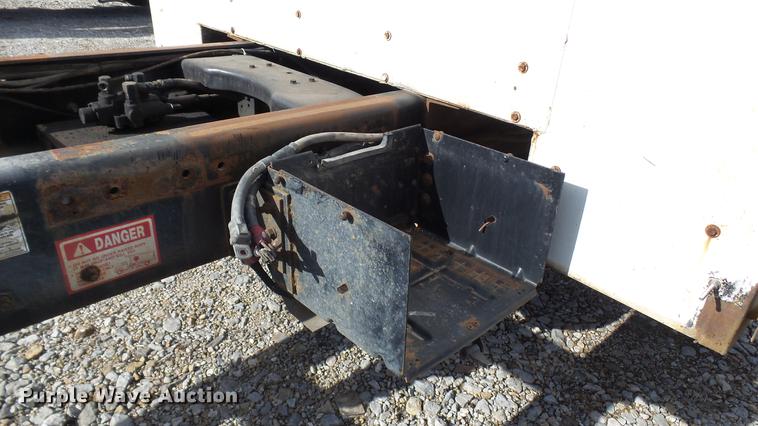 image for item DP9590 1998 Ford F800 Super Duty truck cab and chassis