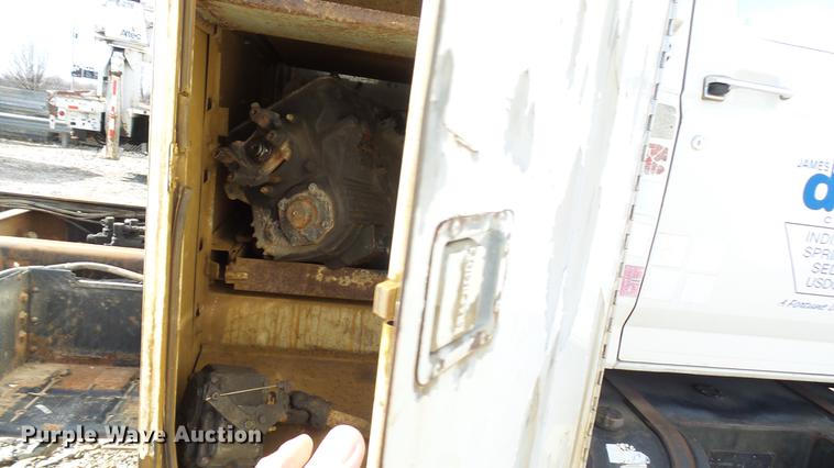 image for item DP9590 1998 Ford F800 Super Duty truck cab and chassis