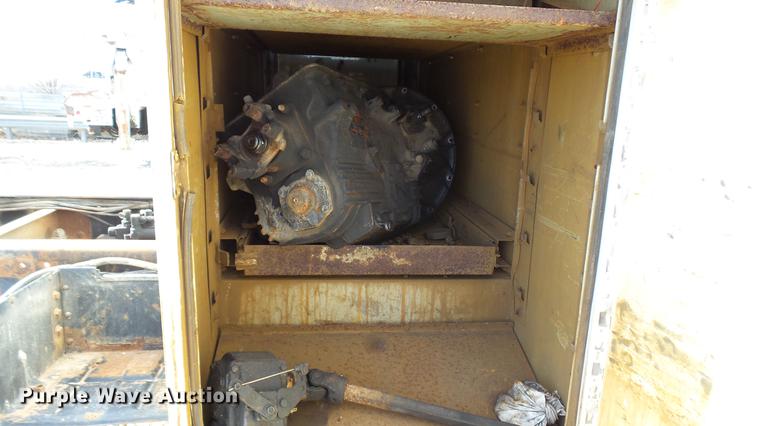 image for item DP9590 1998 Ford F800 Super Duty truck cab and chassis