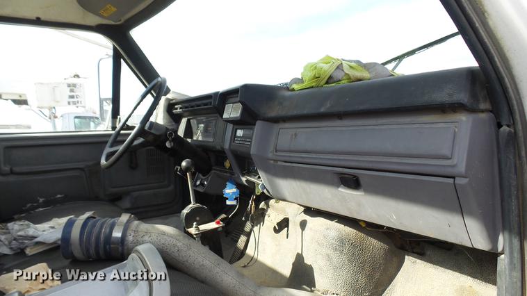 image for item DP9590 1998 Ford F800 Super Duty truck cab and chassis