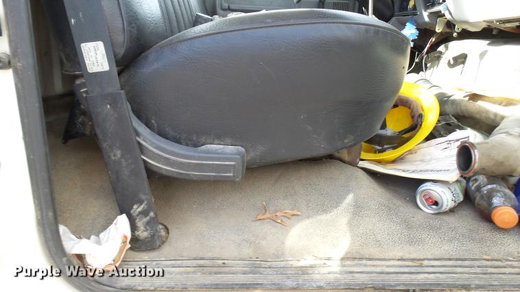 image for item DP9590 1998 Ford F800 Super Duty truck cab and chassis