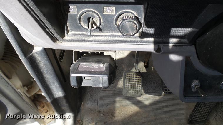 image for item DP9590 1998 Ford F800 Super Duty truck cab and chassis