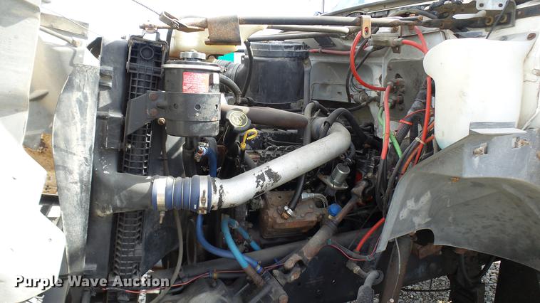 image for item DP9590 1998 Ford F800 Super Duty truck cab and chassis