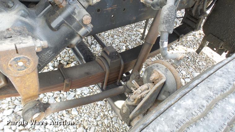 image for item DP9590 1998 Ford F800 Super Duty truck cab and chassis