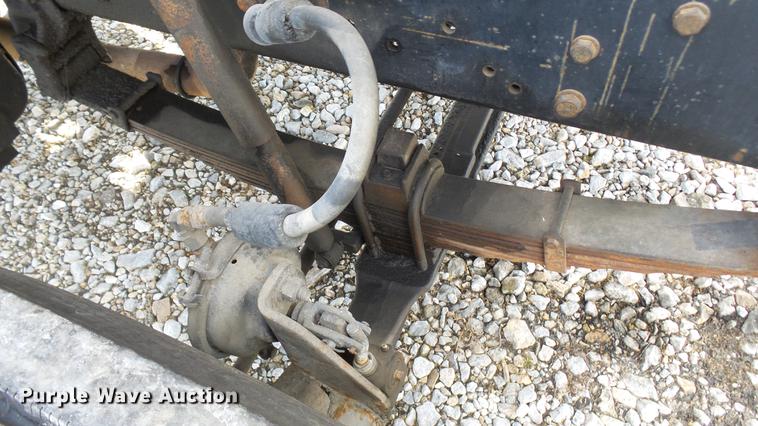 image for item DP9590 1998 Ford F800 Super Duty truck cab and chassis