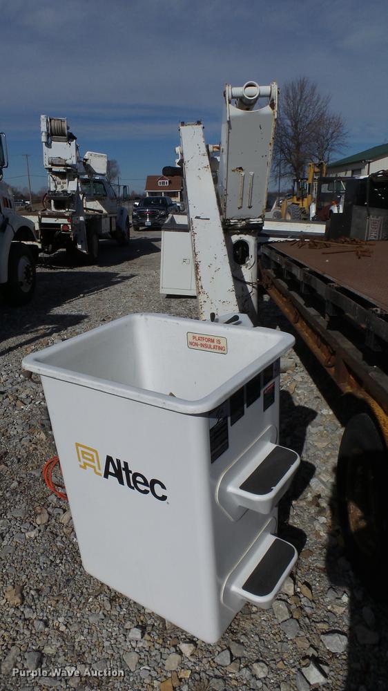 image for item DP9592 Altec TA40 articulating boom lift