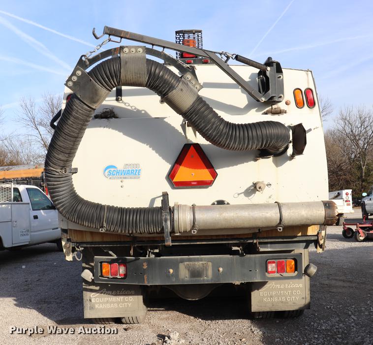 image for item EC9339 2009 GMC T7500 street sweeper truck