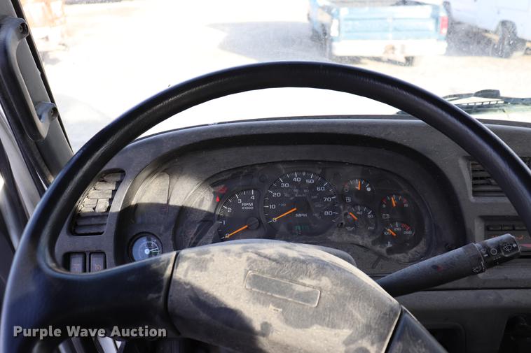 image for item EC9339 2009 GMC T7500 street sweeper truck