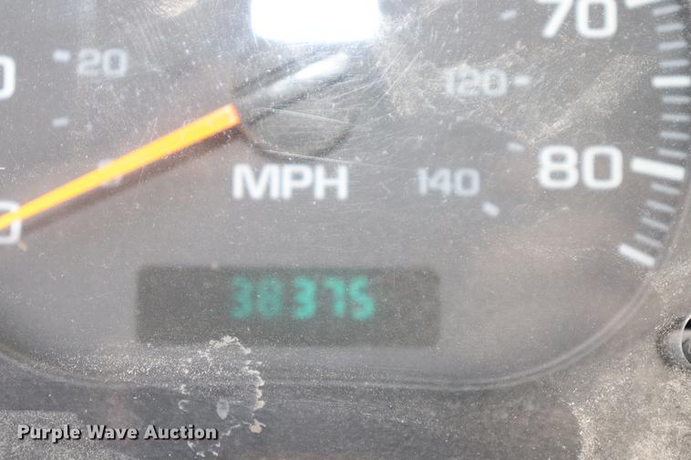 image for item EC9339 2009 GMC T7500 street sweeper truck