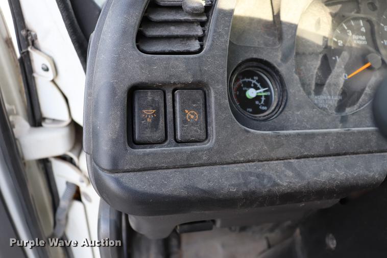 image for item EC9339 2009 GMC T7500 street sweeper truck