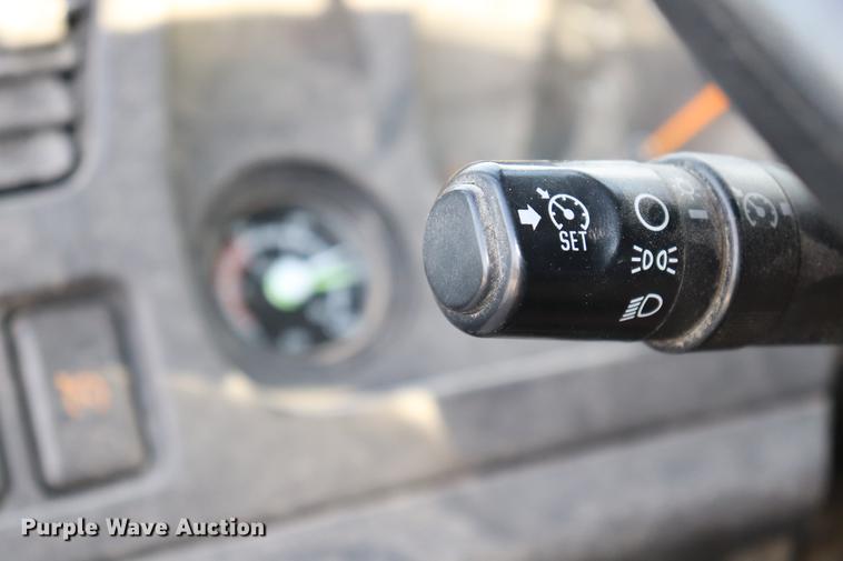 image for item EC9339 2009 GMC T7500 street sweeper truck