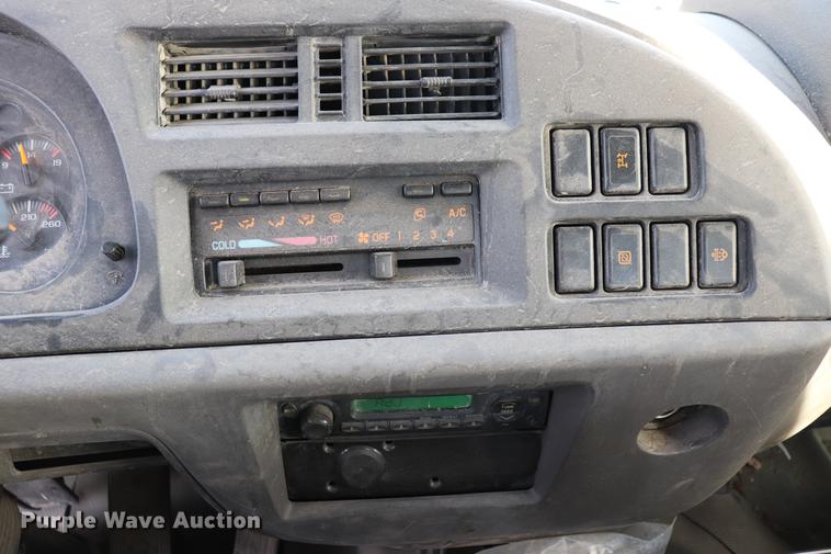 image for item EC9339 2009 GMC T7500 street sweeper truck