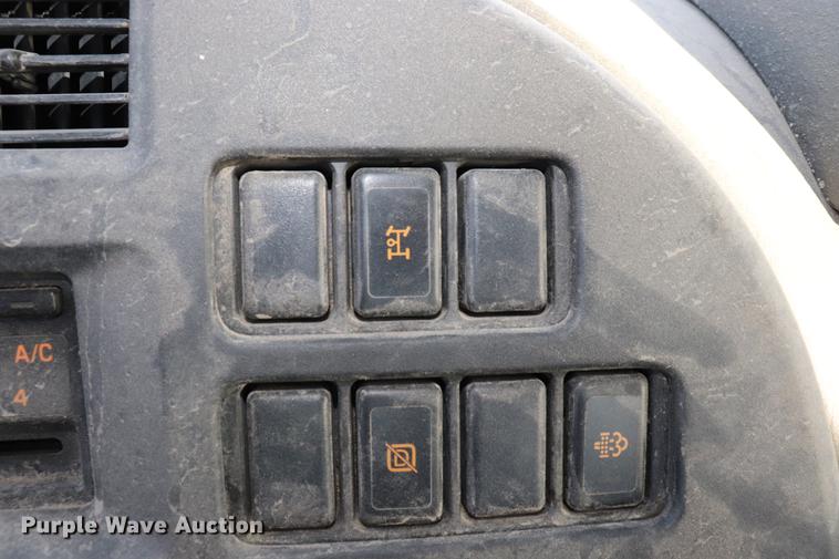 image for item EC9339 2009 GMC T7500 street sweeper truck