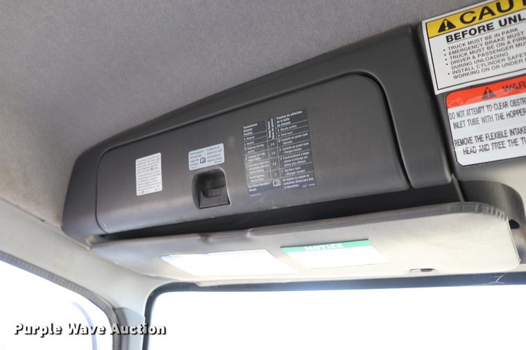 image for item EC9339 2009 GMC T7500 street sweeper truck