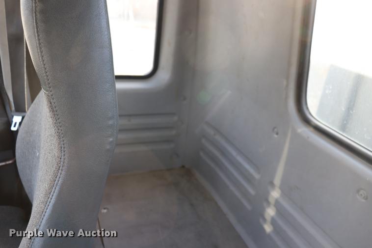 image for item EC9339 2009 GMC T7500 street sweeper truck