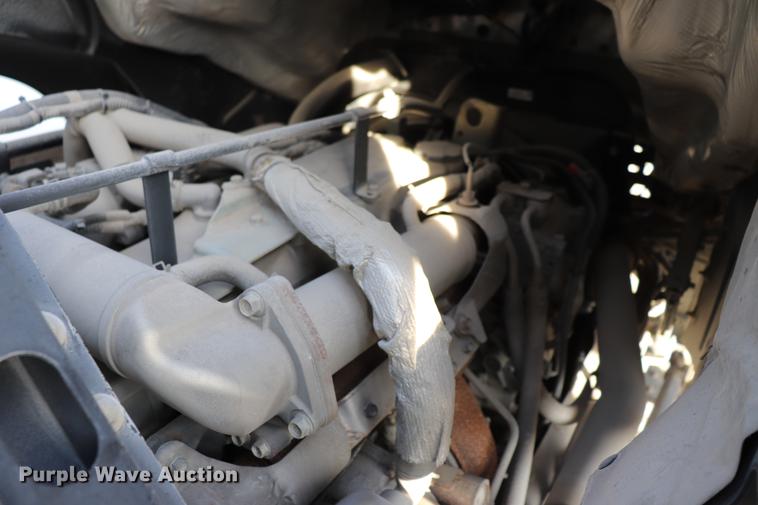 image for item EC9339 2009 GMC T7500 street sweeper truck