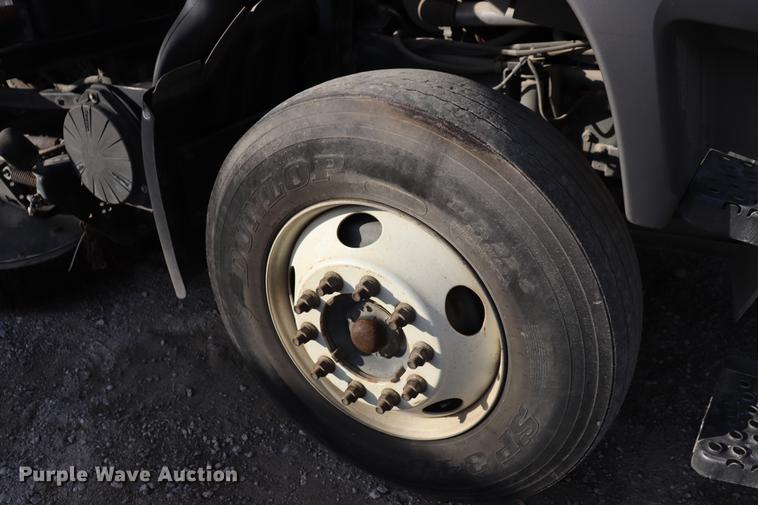 image for item EC9339 2009 GMC T7500 street sweeper truck