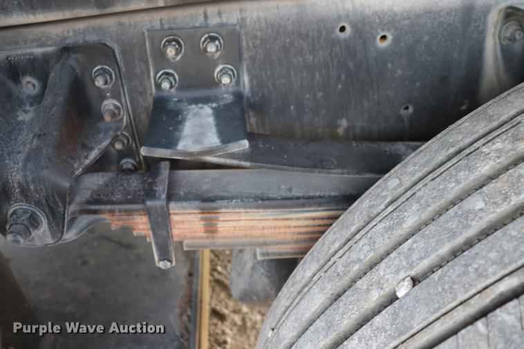 image for item EC9339 2009 GMC T7500 street sweeper truck