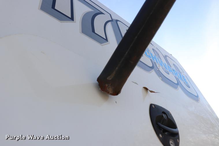 image for item EC9339 2009 GMC T7500 street sweeper truck