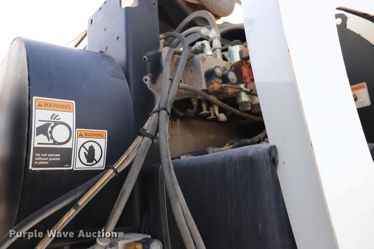 image for item EC9339 2009 GMC T7500 street sweeper truck